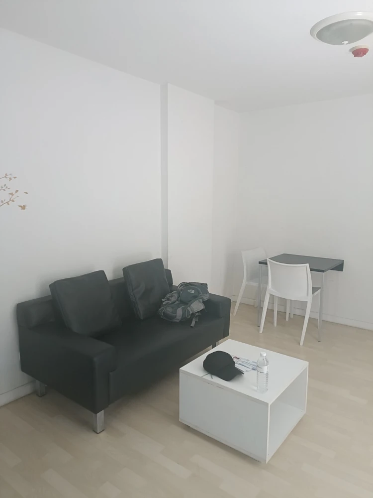 For rent: D Condo Ramintra, room on the 6th floor, just the right height, with complete furniture and electrical appliances. A great price like this,