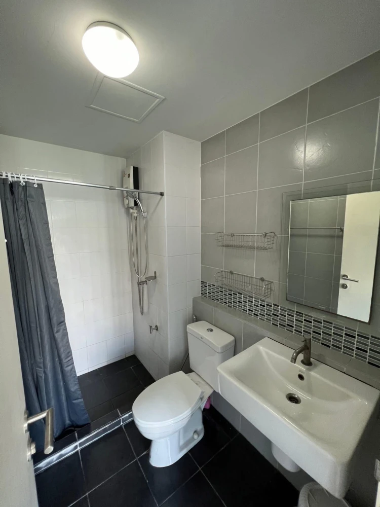 For rent: D Condo Sukhumvit 109, Building B, 6th floor, pool view, fully furnished, just bring your bags and move in.