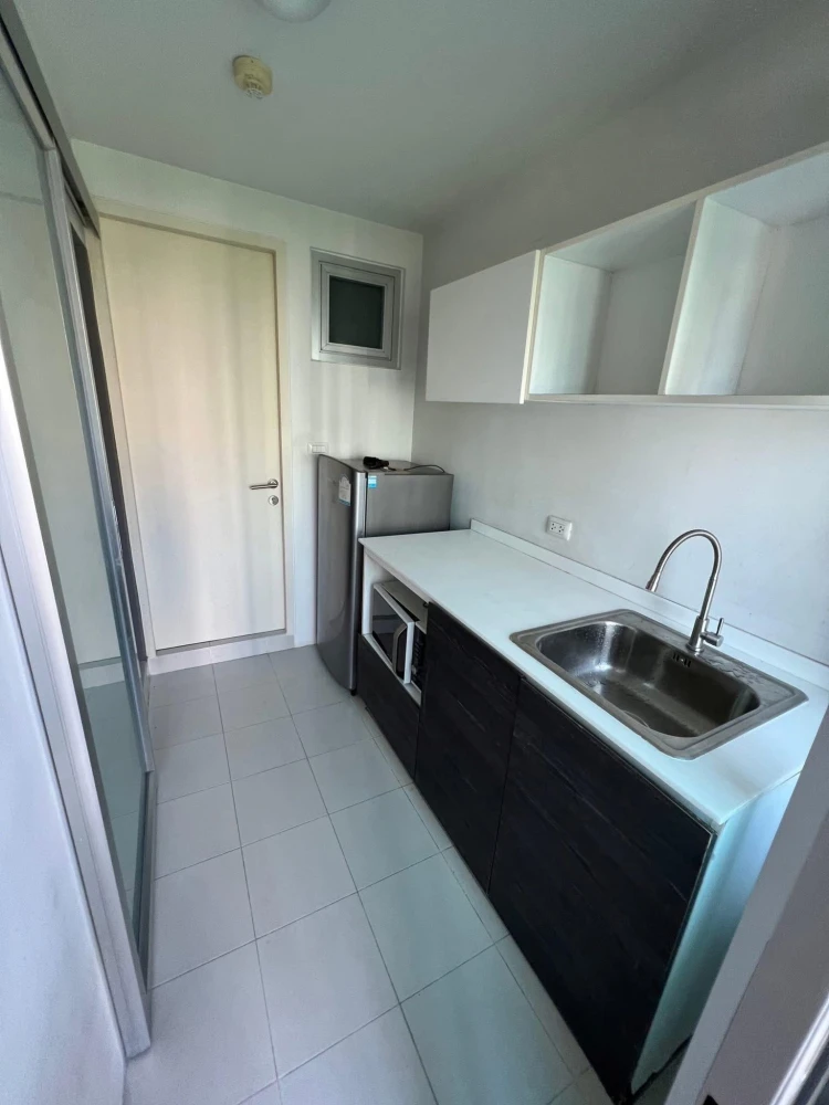 For rent: D Condo Sukhumvit 109, Building B, 6th floor, pool view, fully furnished, just bring your bags and move in.