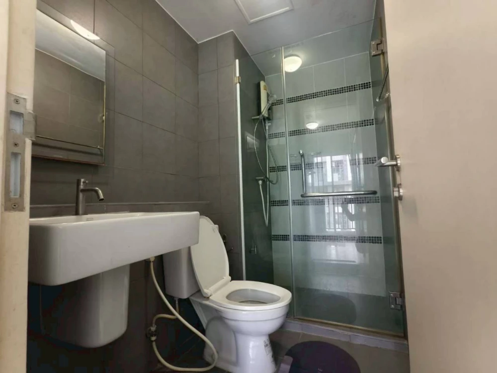 For rent: D Condo Campus Resort ABAC Bangna, 5th floor, Summer building (front side), fully furnished, ready to move in.
