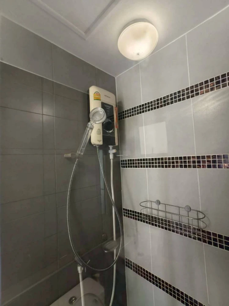 For rent: D Condo Campus Resort ABAC Bangna, 5th floor, Summer building (front side), fully furnished, ready to move in.