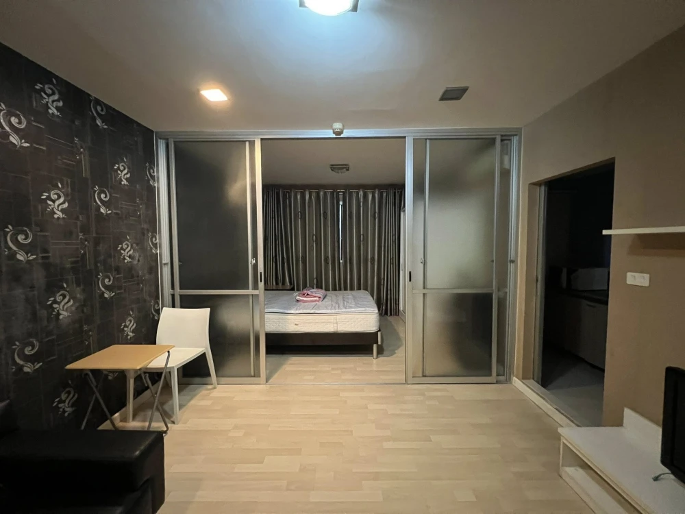 For rent: D Condo Charan-Bang Khun Non, 7th floor, great river view, partitioned rooms, fully furnished with appliances. Book now!