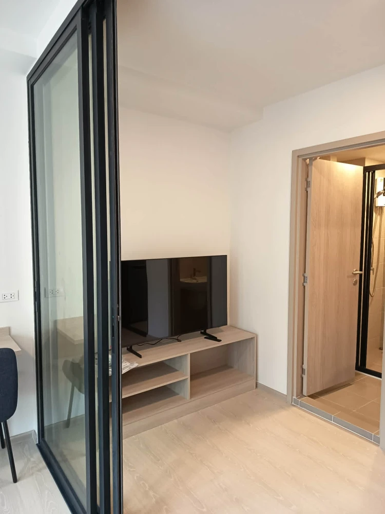 For rent: D Condo Shine Rangsit, 2nd floor, Building B. Fully furnished with appliances, ready to move in with just your suitcase.