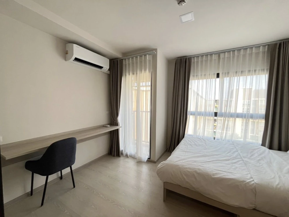 For rent: D Condo Shine Rangsit. Ready to move in, fully furnished with appliances. Book today! Don't miss this opportunity.