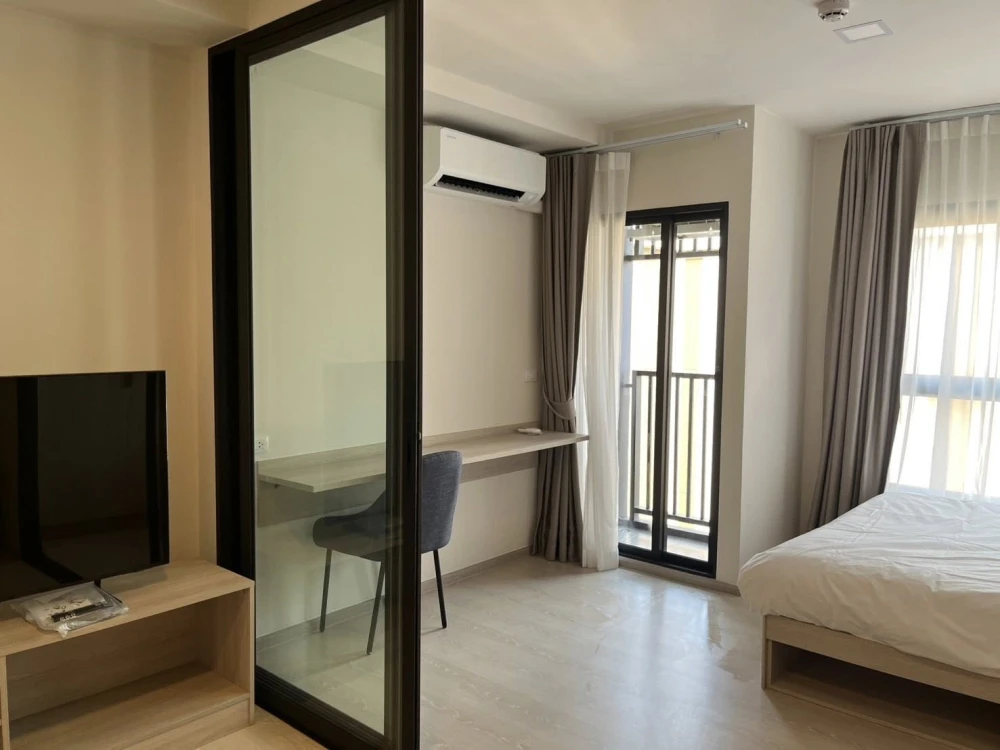 For rent: D Condo Shine Rangsit. Ready to move in, fully furnished with appliances. Book today! Don't miss this opportunity.