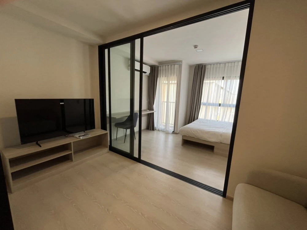 For rent: D Condo Shine Rangsit. Ready to move in, fully furnished with appliances. Book today! Don't miss this opportunity.
