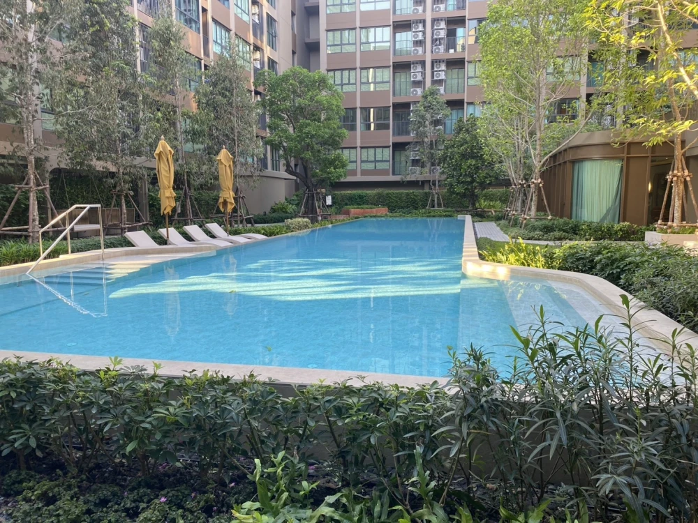 For rent: D Condo Ramkhamhaeng 40. Beautiful, luxurious, and comfortable. Book now!!