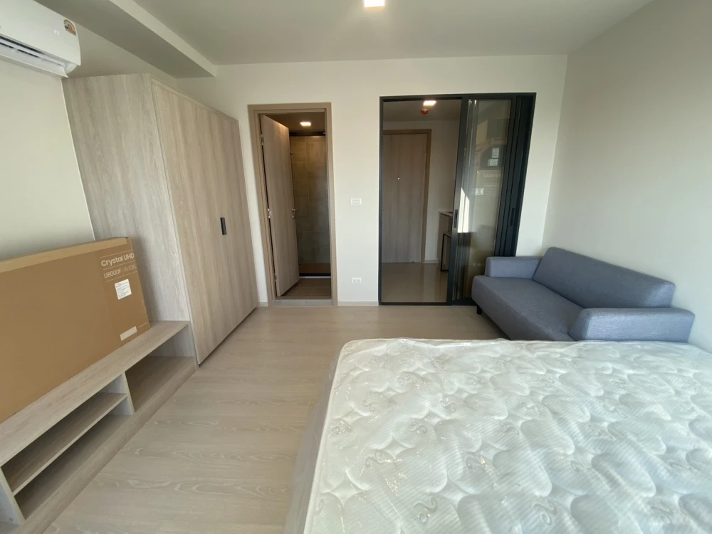 For rent: D Condo Ramkhamhaeng 40. Beautiful, luxurious, and comfortable. Book now!!