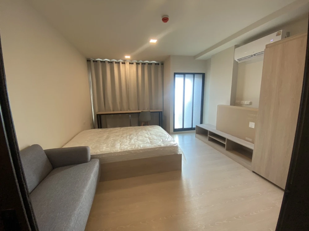 For rent: D Condo Ramkhamhaeng 40. Beautiful, luxurious, and comfortable. Book now!!
