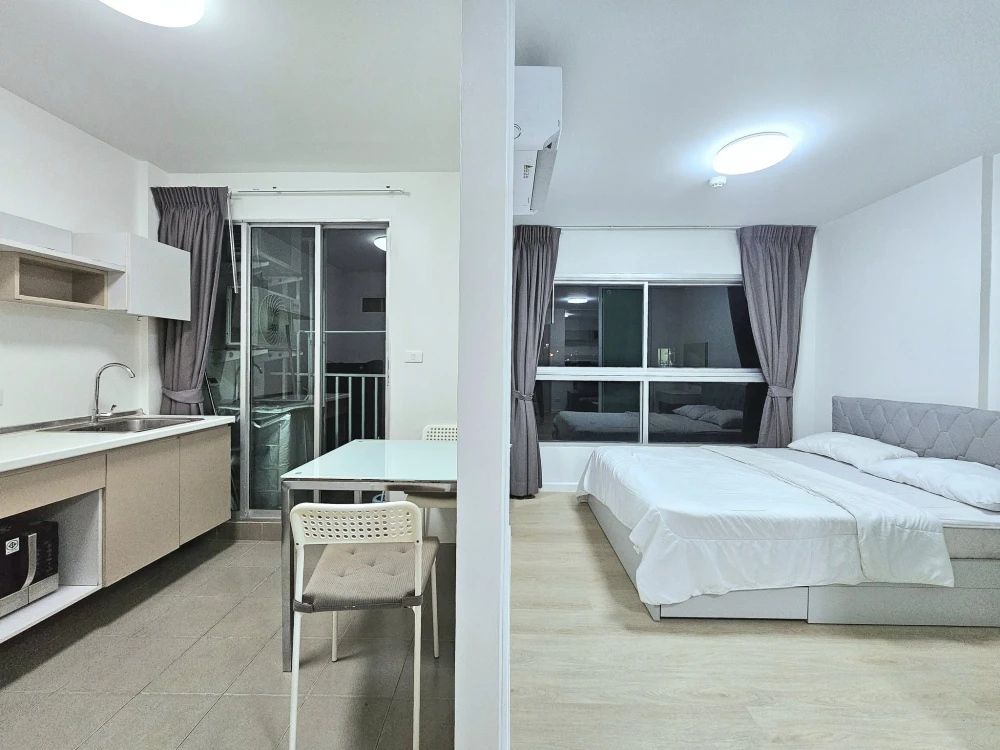 For rent: D Condo Ramkhamhaeng, fully furnished, electrical appliances included, just bring your bag and you can move in right away.
