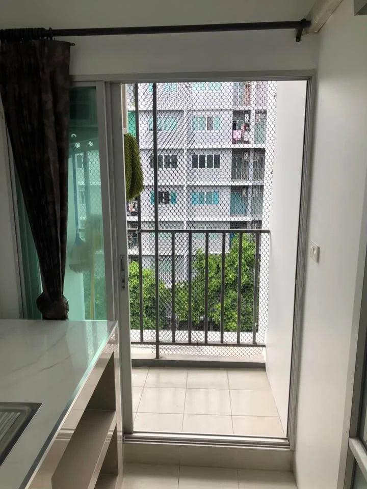 For rent: D Condo Ramintra, 6th floor, swimming pool view, quiet atmosphere, fully furnished, must book.