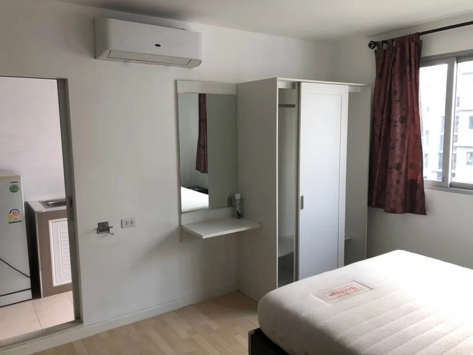 For rent: D Condo Ramintra, 6th floor, swimming pool view, quiet atmosphere, fully furnished, must book.