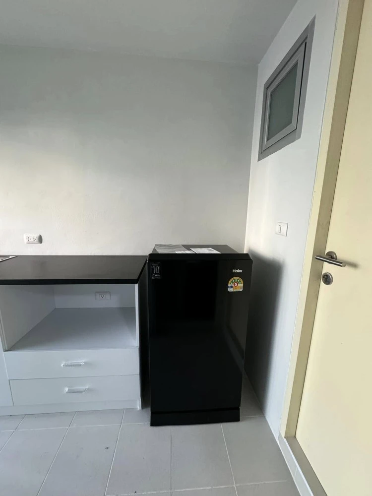 For rent: D Condo Campus Rangsit Phase 1, 7th floor, partitioned room, fully furnished, reserve now before it's gone.