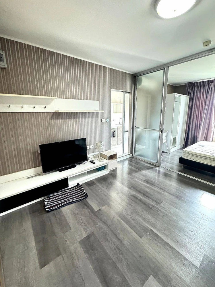 For rent!! D Condo Campus Rangsit Phase 1, 8th floor, Building D, swimming pool view, beautiful room, good location, hurry to book now!!