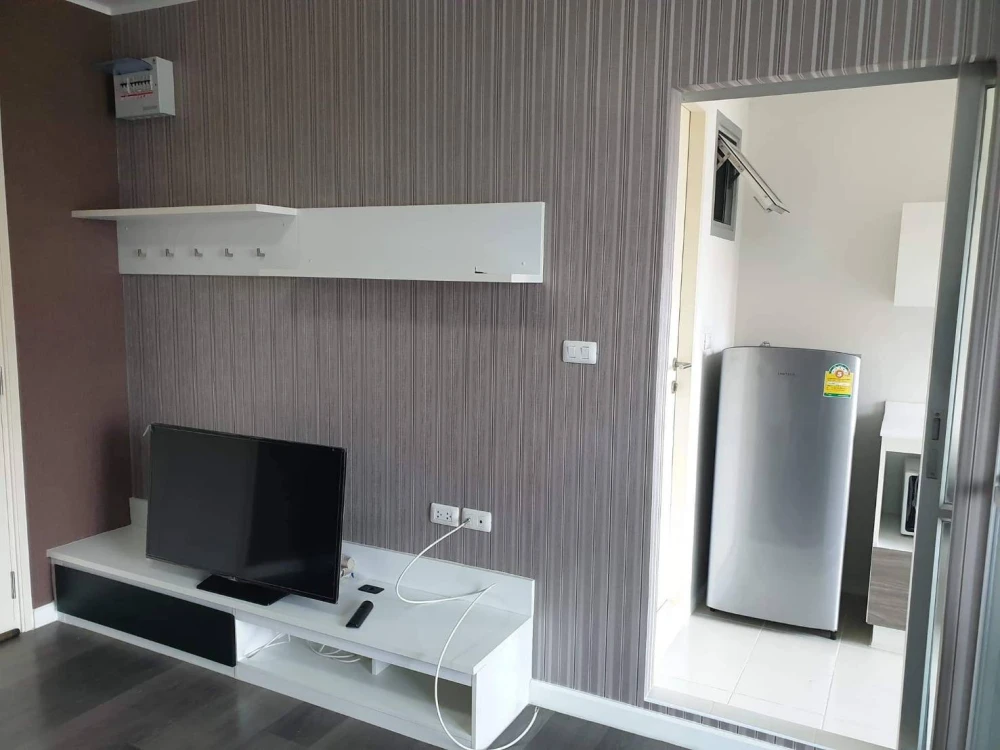 For rent!! D Condo Campus Rangsit Phase 1, 8th floor, Building D, swimming pool view, beautiful room, good location, hurry to book now!!
