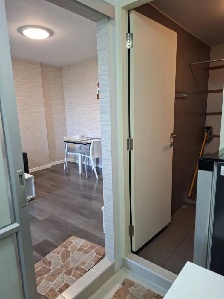 For rent: D Condo Campus Rangsit, Phase 1, Building C, 5th floor. Fully furnished with appliances, ready to move in.