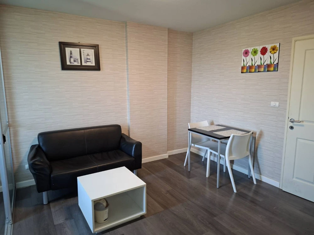 For rent: D Condo Campus Rangsit, Phase 1, Building C, 5th floor. Fully furnished with appliances, ready to move in.