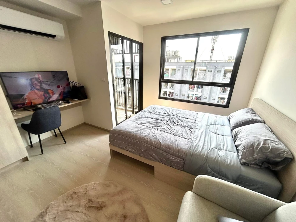 For rent: D Condo Air Lat Krabang, studio room, 5th floor, comes with complete facilities. Hurry to reserve.