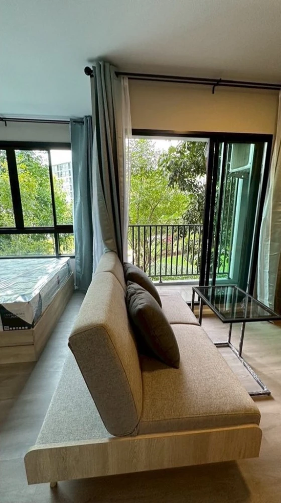 For rent: D Condo Hideaway Rangsit Phase 4, 2nd floor, natural tree view, not hot, not clashing with buildings, private corner, room not connected to