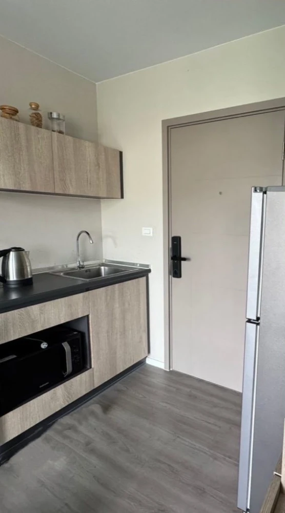 For rent: D Condo Hideaway Rangsit Phase 4, 2nd floor, natural tree view, not hot, not clashing with buildings, private corner, room not connected to