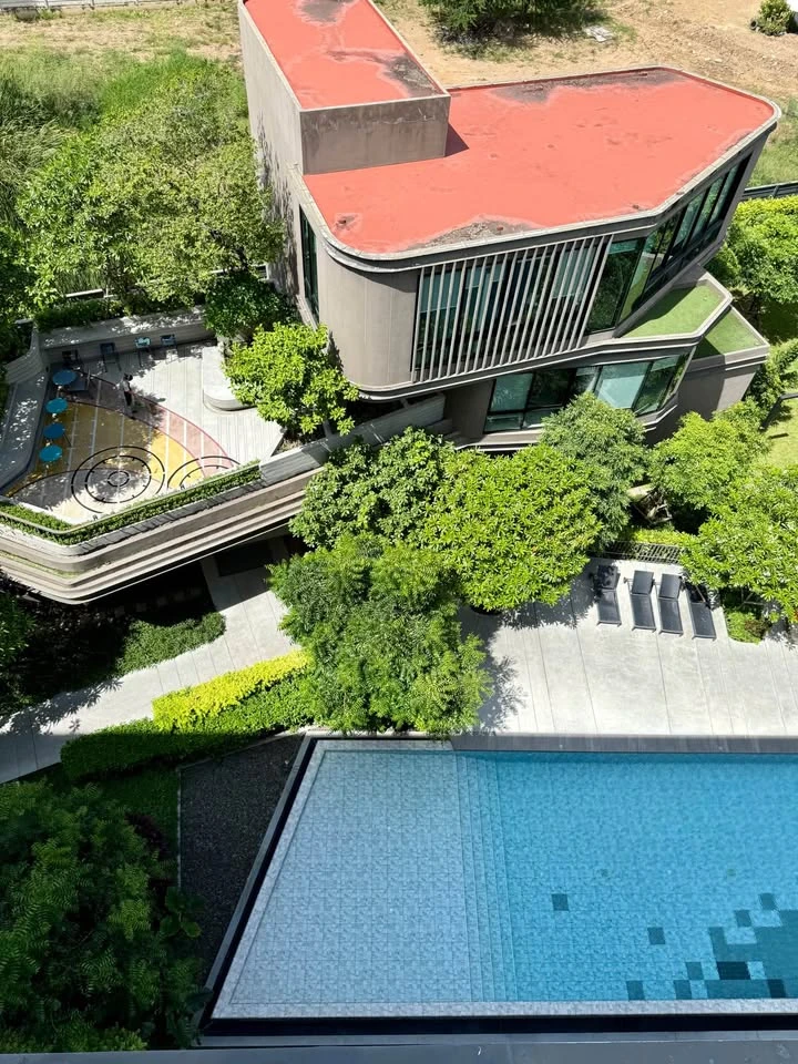 For rent: D Condo Hideaway Rangsit Phase 4, Building A, 8th floor, North facing, swimming pool view, complete with electrical appliances. Reserve now!