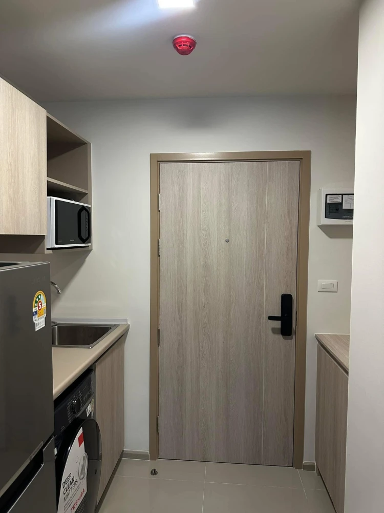 For rent: D Condo Hype Rangsit, 2nd floor, fully furnished room, ready to move in, just bring your bag, don't wait.