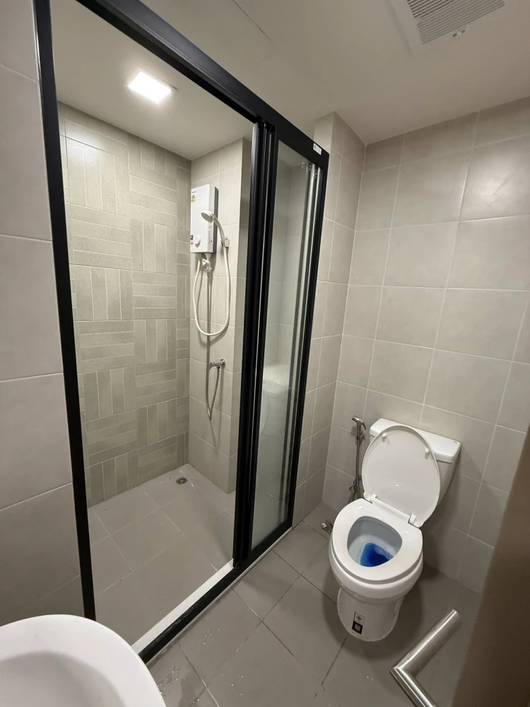 For rent: D Condo Hype Rangsit, 2nd floor, fully furnished room, ready to move in. Reserve now, don't wait, hurry!