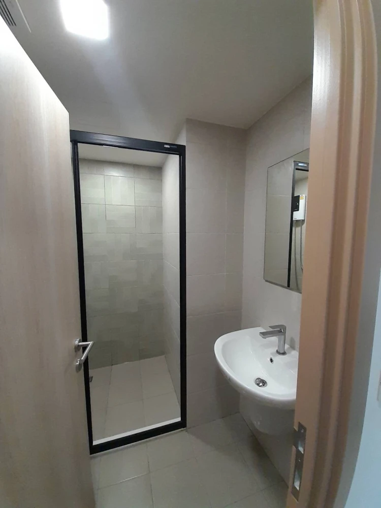 For rent: D Condo Hype Rangsit, 5th floor, studio room with complete electrical appliances. Good like this, reserve now.