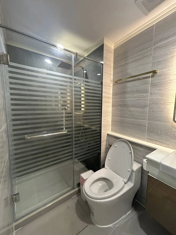 For rent: Dusit Grand Park 2 rooms, ready to move in, furnished, spacious room, comfortable, pool view. Good like this, hurry and reserve now+++