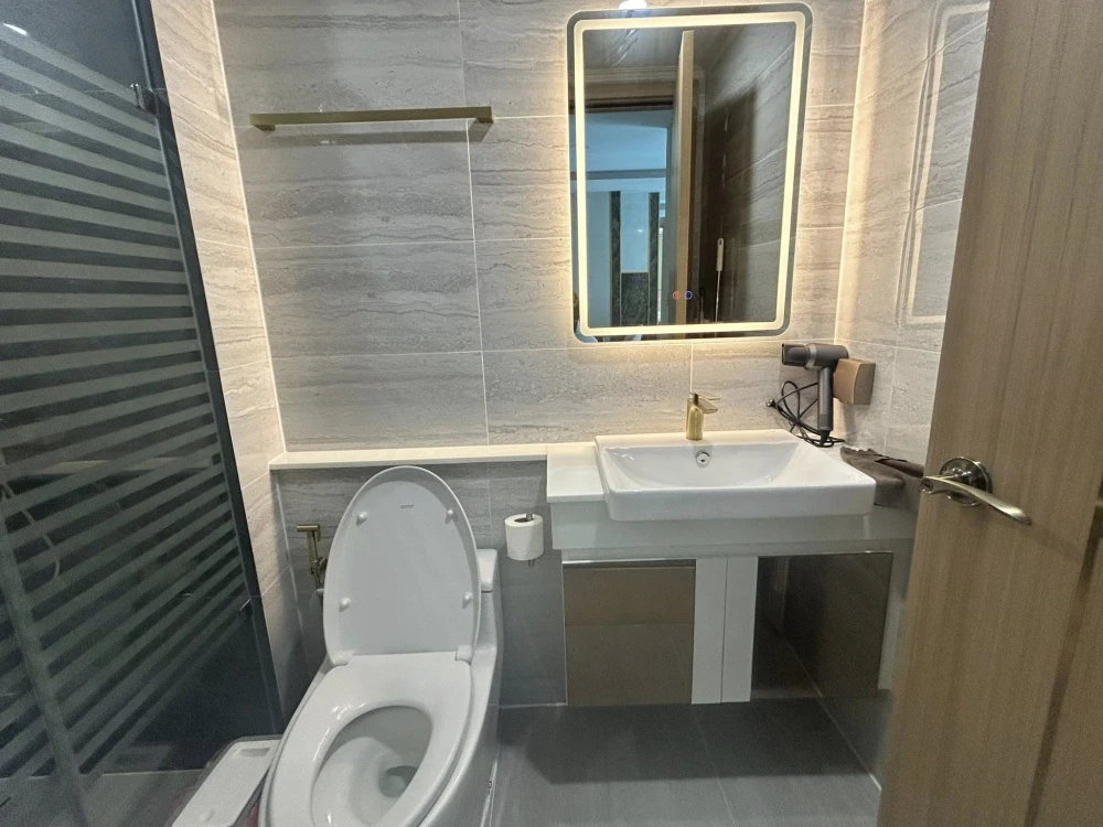 For rent: Dusit Grand Park 2 rooms, ready to move in, furnished, spacious room, comfortable, pool view. Good like this, hurry and reserve now+++