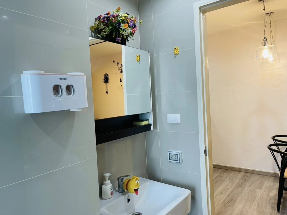 For rent urgently!! Condo Sim Vipha-Ladprao, corner room, fully furnished, near MRT Chatuchak, book now!!