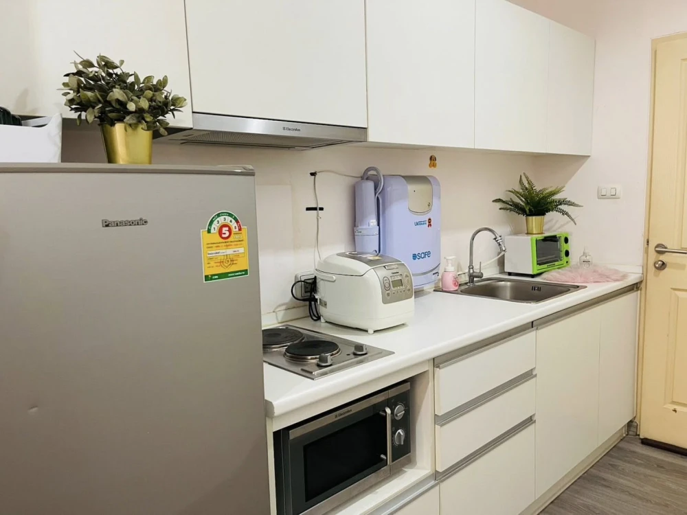 For rent urgently!! Condo Sim Vipha-Ladprao, corner room, fully furnished, near MRT Chatuchak, book now!!