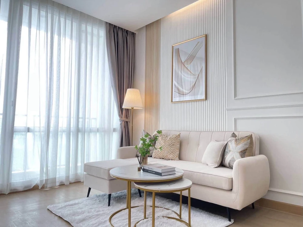 For rent: T.C. Green Rama 9. Spacious room, beautifully decorated, stunning! Book now!