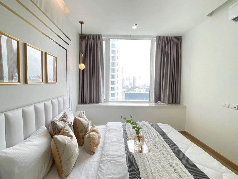 For rent: T.C. Green Rama 9. Spacious room, beautifully decorated, stunning! Book now!