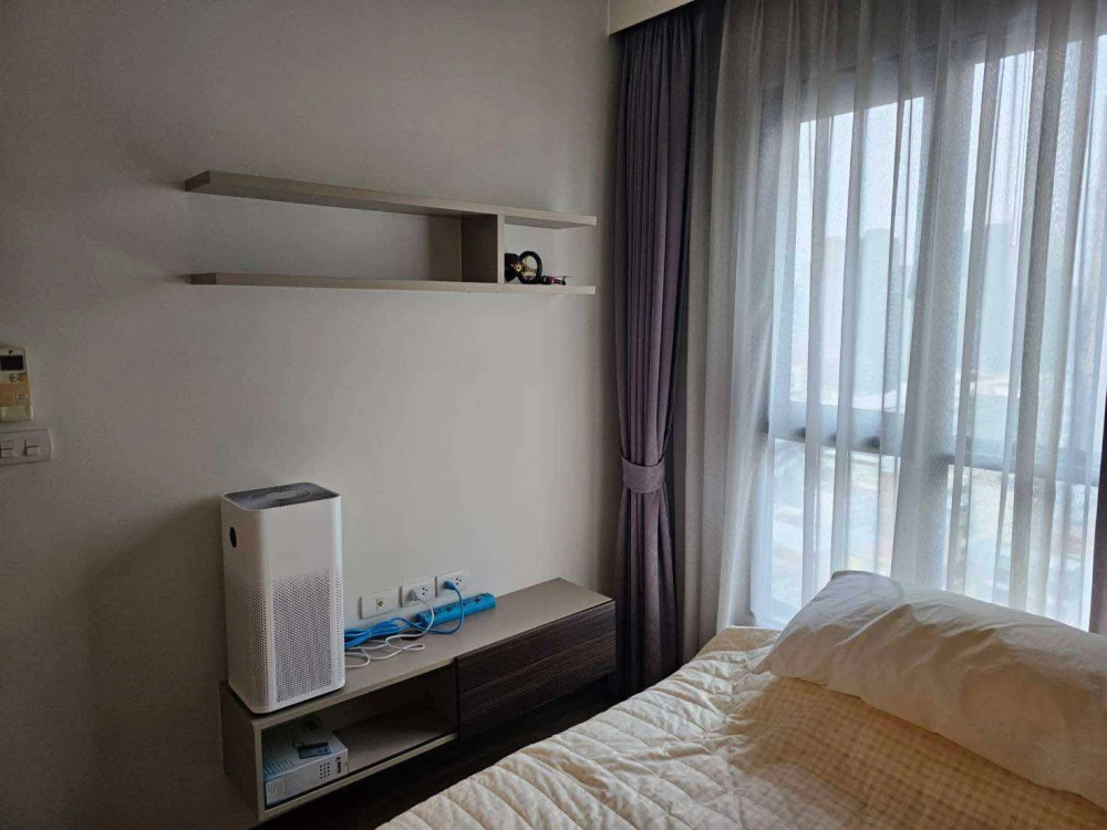 For rent: Teal Sathorn - Taksin. Beautiful room with great view, north-facing (not hot), quiet and peaceful atmosphere. Ready to move in.
