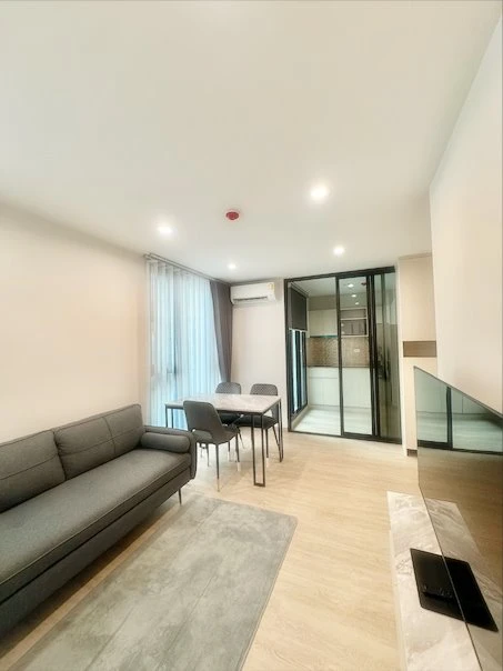 For rent!! Thana Astra Sathorn-Chan 7th floor, swimming pool view, beautiful room, bring your bags and move in immediately, don't miss it!!