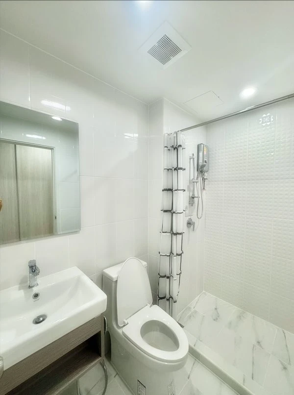For rent!! Thana Astra Sathorn-Chan 7th floor, swimming pool view, beautiful room, bring your bags and move in immediately, don't miss it!!