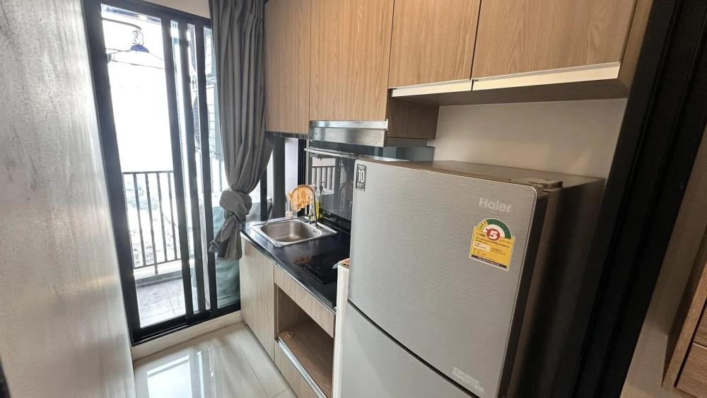For rent: Niche Mono Sukhumvit-Bearing, beautiful city view room, 2.7 meter high ceiling, airy and comfortable, ready to move in, hurry and book now.