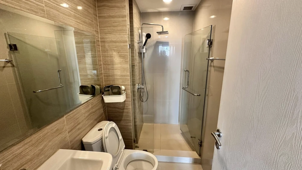 For rent: Niche Mono Sukhumvit-Bearing, beautiful city view room, 2.7 meter high ceiling, airy and comfortable, ready to move in, hurry and book now.