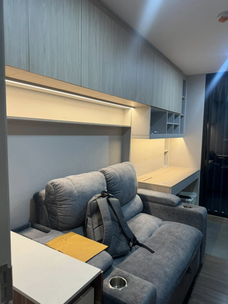 For rent: Niche Mono Issaraphap, fully furnished with built-in furniture throughout the room, plenty of storage space, just bring your belongings and
