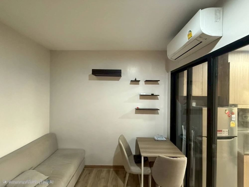 For rent: Niche Mono Charoen Nakhon, awesome wallpaper installed throughout the room. The garden view is very shady. Book now.
