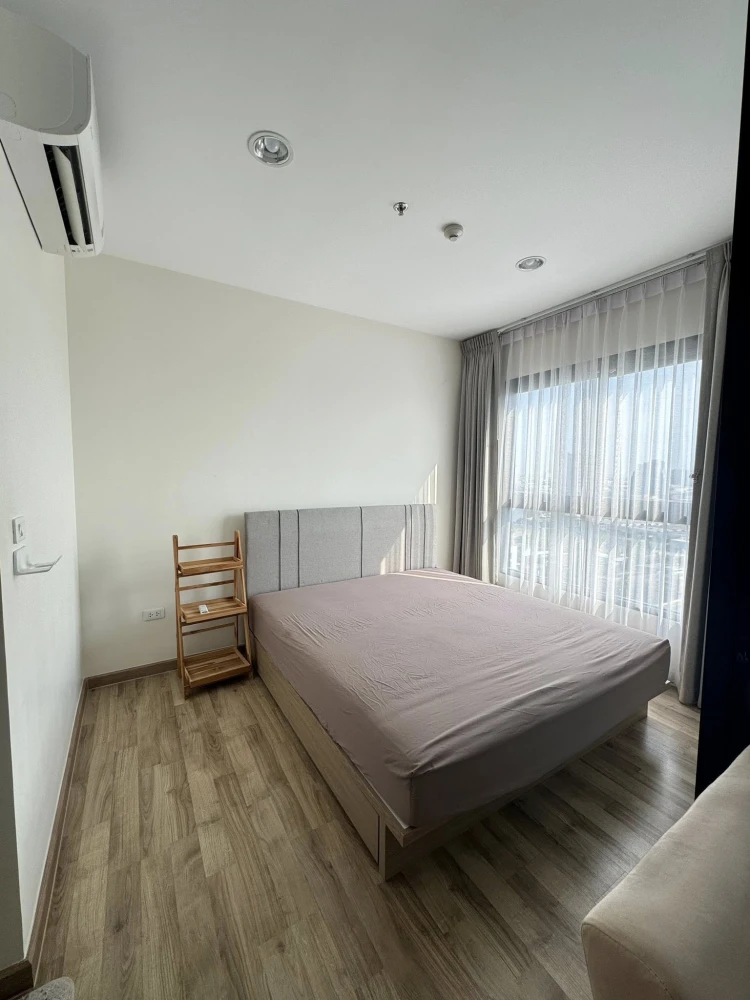 For rent: Niche Mono Charoen Nakhon, a nice room, fully furnished, good location, hurry and book now.