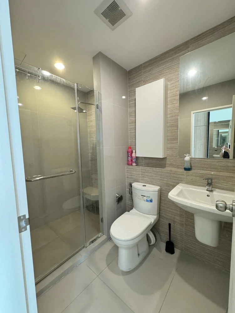 For rent: Niche Mono Charoen Nakhon, a nice room, fully furnished, good location, hurry and book now.