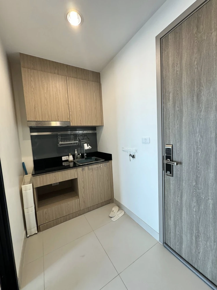 For rent: Niche Mono Charoen Nakhon, a nice room, fully furnished, good location, hurry and book now.