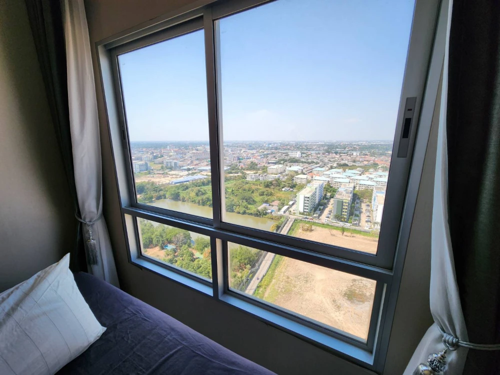 For rent Niche ID @ Pakkred Station, very spacious room, high floor, clear view at a great price. If interested, hurry up.
