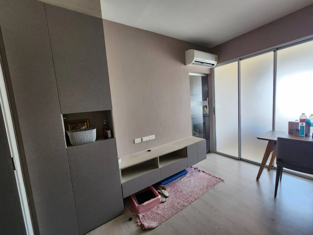 For rent Niche ID @ Pakkred Station, very spacious room, high floor, clear view at a great price. If interested, hurry up.