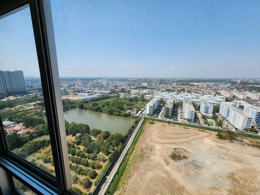 For rent Niche ID @ Pakkred Station, very spacious room, high floor, clear view at a great price. If interested, hurry up.