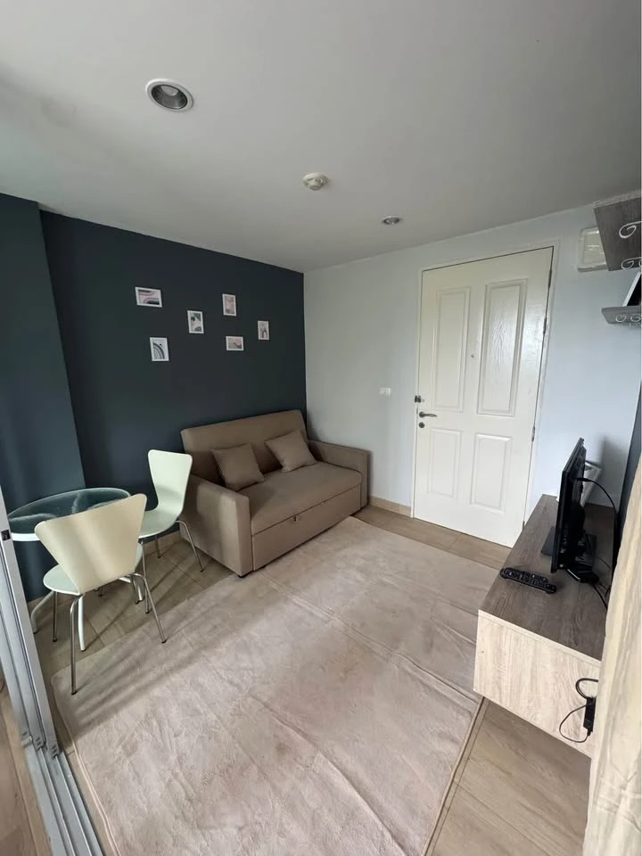 For rent: Niche ID Seri Thai-Wongwaen, 2nd floor, Building A, furniture and electrical appliances included. Hurry and reserve before you miss out. Res