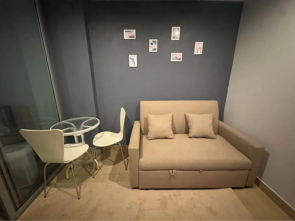 For rent: Niche ID Seri Thai-Wongwaen, 2nd floor, Building A, furniture and electrical appliances included. Hurry and reserve before you miss out. Res
