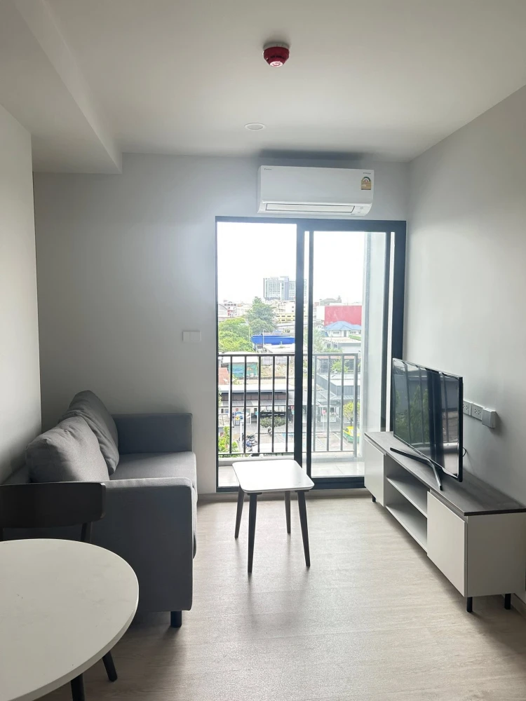 For rent: New Cross Kookot Station, 1 bedroom, 1 living room, corner room, 6th floor, quiet, very private, very worth booking.